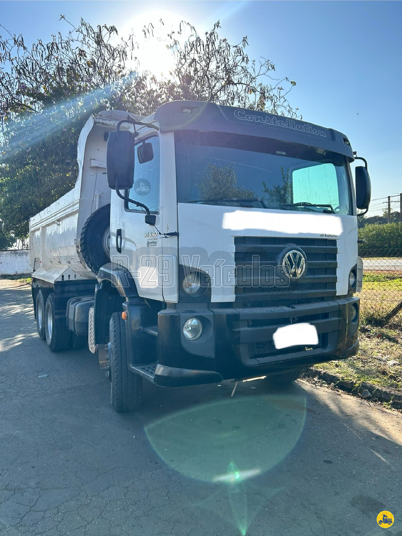 CAMINHAO VOLKSWAGEN VW 31330 Caçamba Basculante Truck 6x4 R29 Caminhões IRACEMAPOLIS SÃO PAULO SP